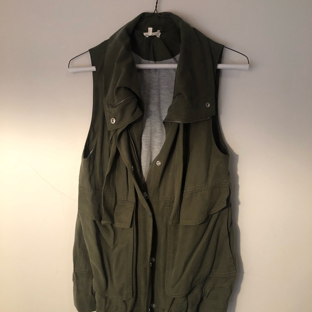 Utility vest - Picture 2 of 2